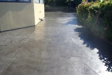 Exposed aggregate driveway Upper Hutt | Concrete layers